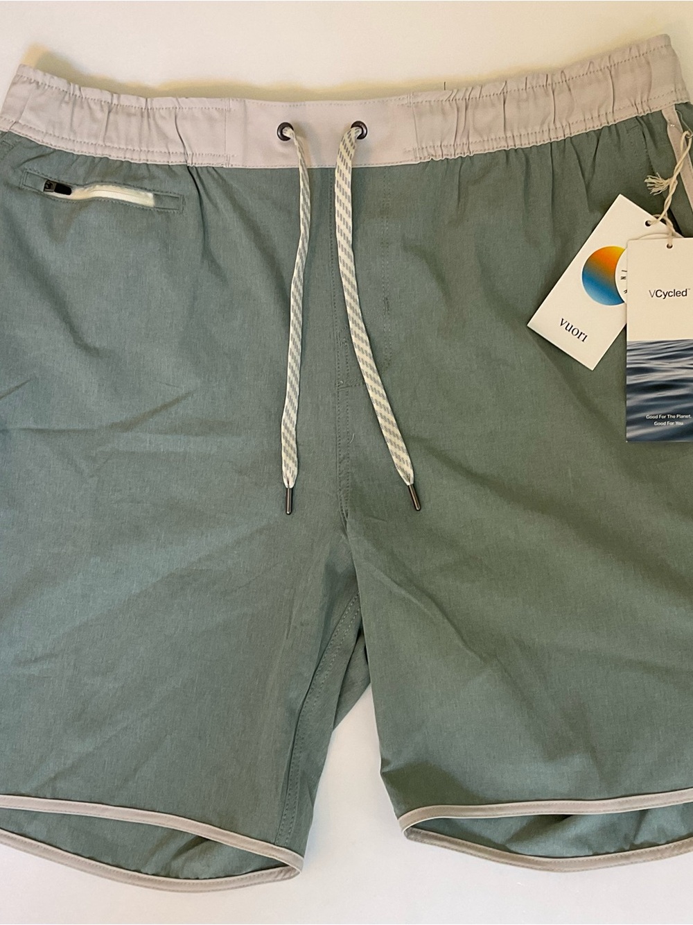 NWT Vuori Men’s Banks Shorts XL